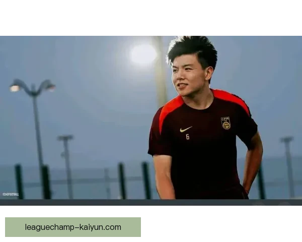 足球新星头条：年轻球员表现稳健，持续吸引各大俱乐部关注