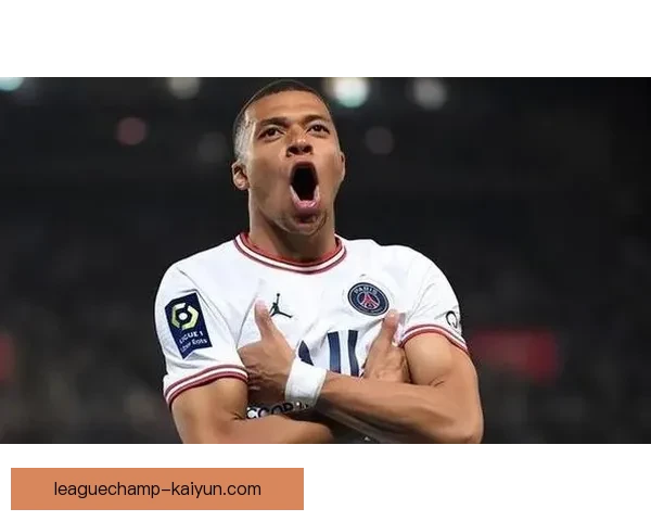 姆巴佩国家队首秀表现稳健，展现年轻新星潜力章